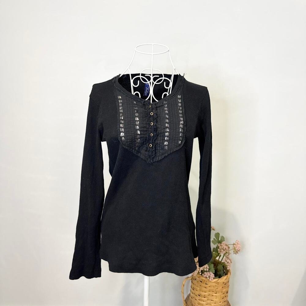 Stunning vintage y2k black long sleeve henley thermal top